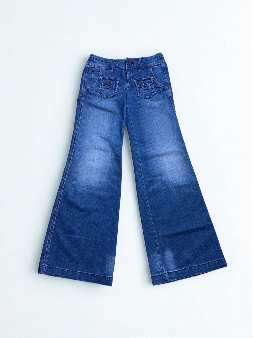 Vtg Y2K Delia’s Low Rise Mid Wash Wide Leg Flare Jeans Flap Pockets Size 0 XS